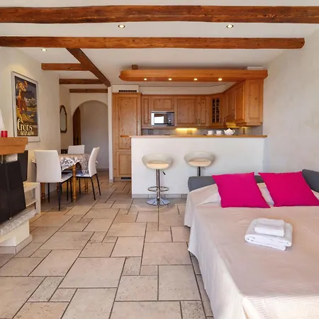 Le 5 By Interhome קראנס-מונטנה
